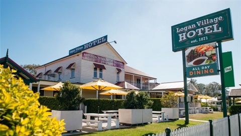Logan Village Hotel